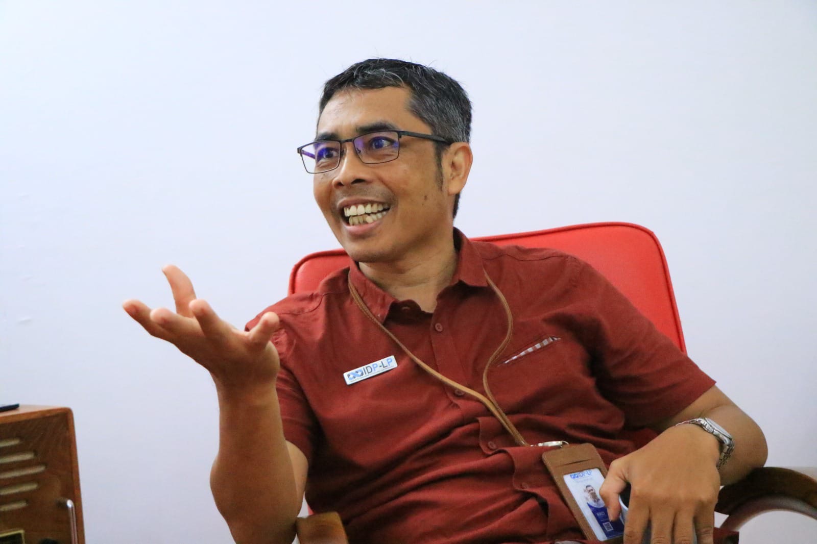 Viral Video Dirut Tirta Patriot Diduga Tertidur di Rapat DPRD, Publik Bereaksi: Desak Sanksi