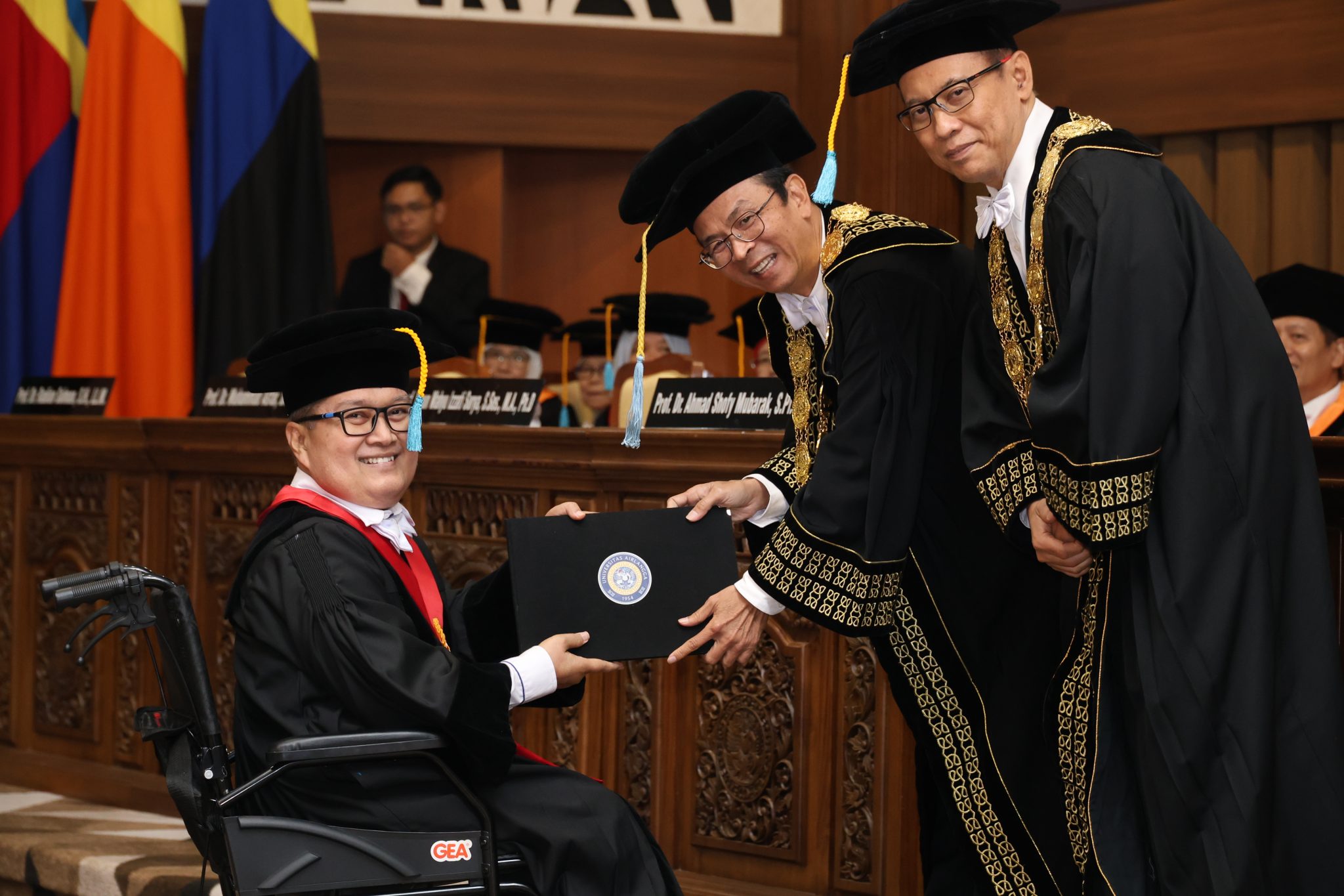 Prof. Bambang Sugeng Ariadi Dikukuhkan sebagai Guru Besar Unair, Soroti Smart Consumer Protection