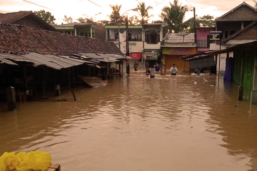 Warga Butuh Air Bersih Usai Banjir Hantam Purworejo 
