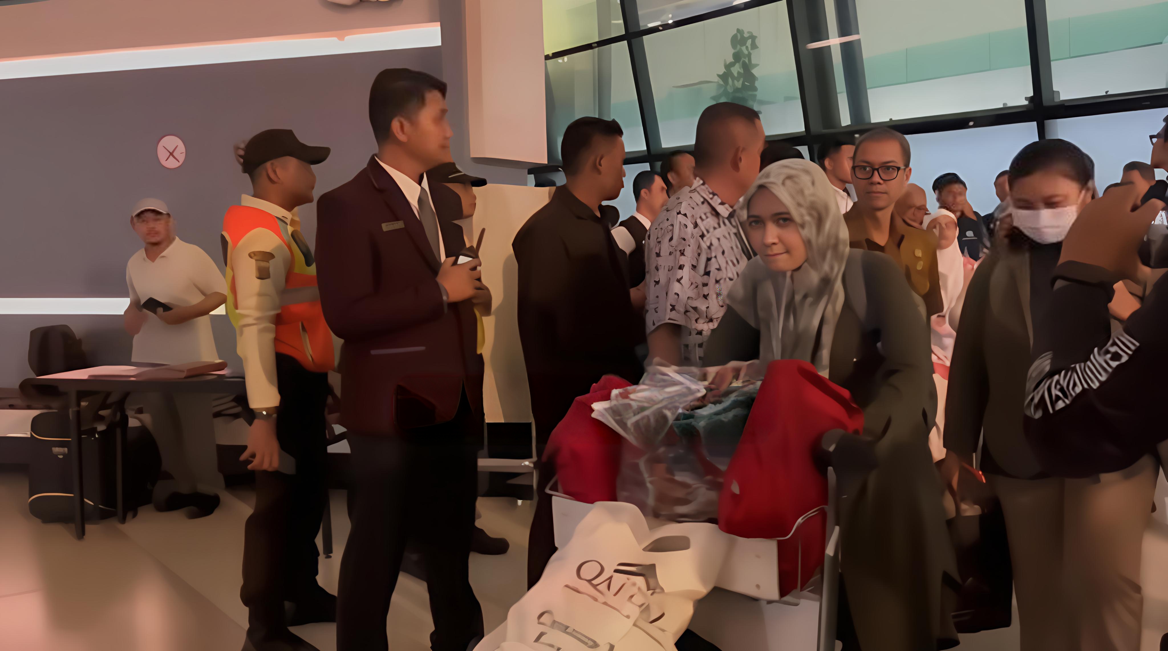 Sejumlah WNI dari Iran Tiba di Tanah Air, Ceritakan Kengerian Perang!