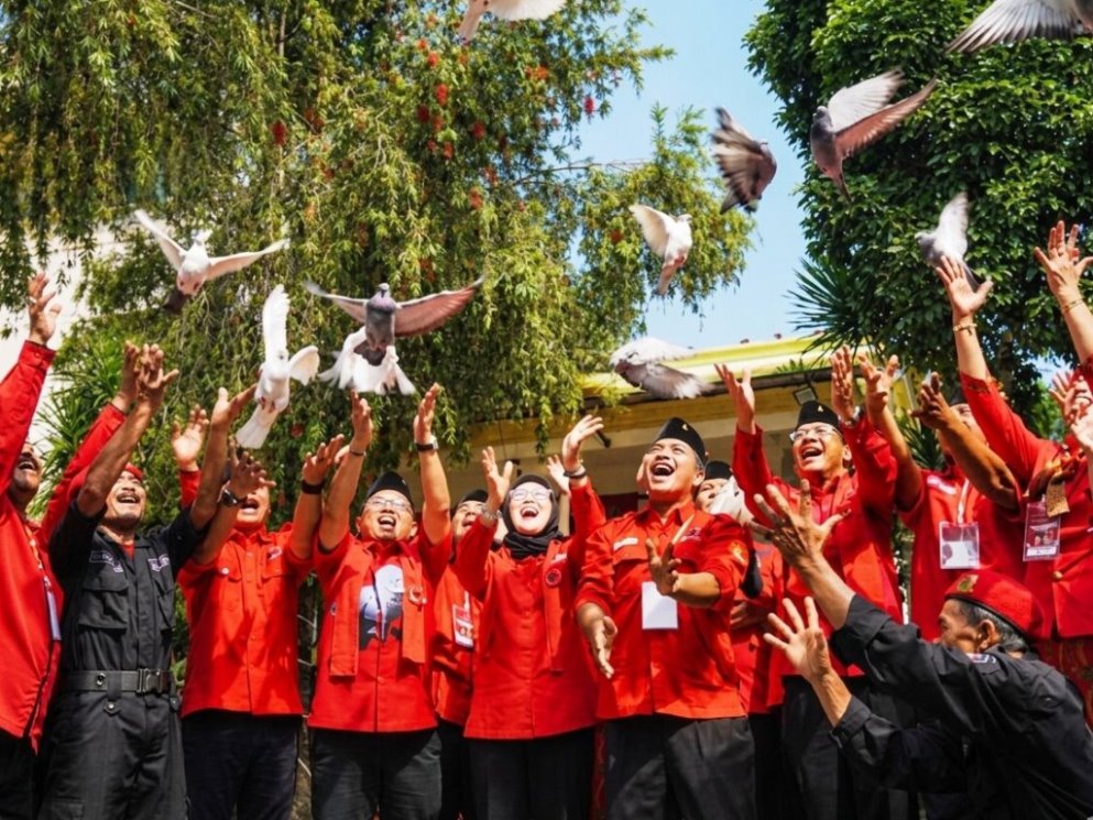 Lantik 33 Pengurus PAC, DPC PDIP Kota Batu Perkuat Struktur hingga Anak Ranting