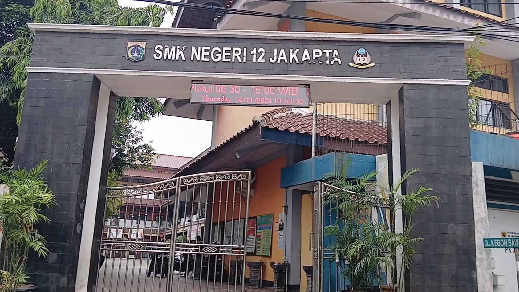 Selain 6 Laptop, Maling di SMK Negeri 12 Jakarta Juga Gasak Uang Rp9,2 Juta