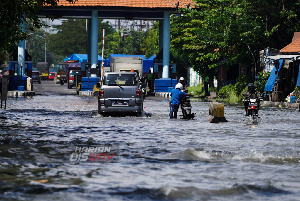 Hujan Guyur DKI Jakarta, BPBD DKI Catat 2 Ruas Jalan Dan 2 RT Tergenang Air