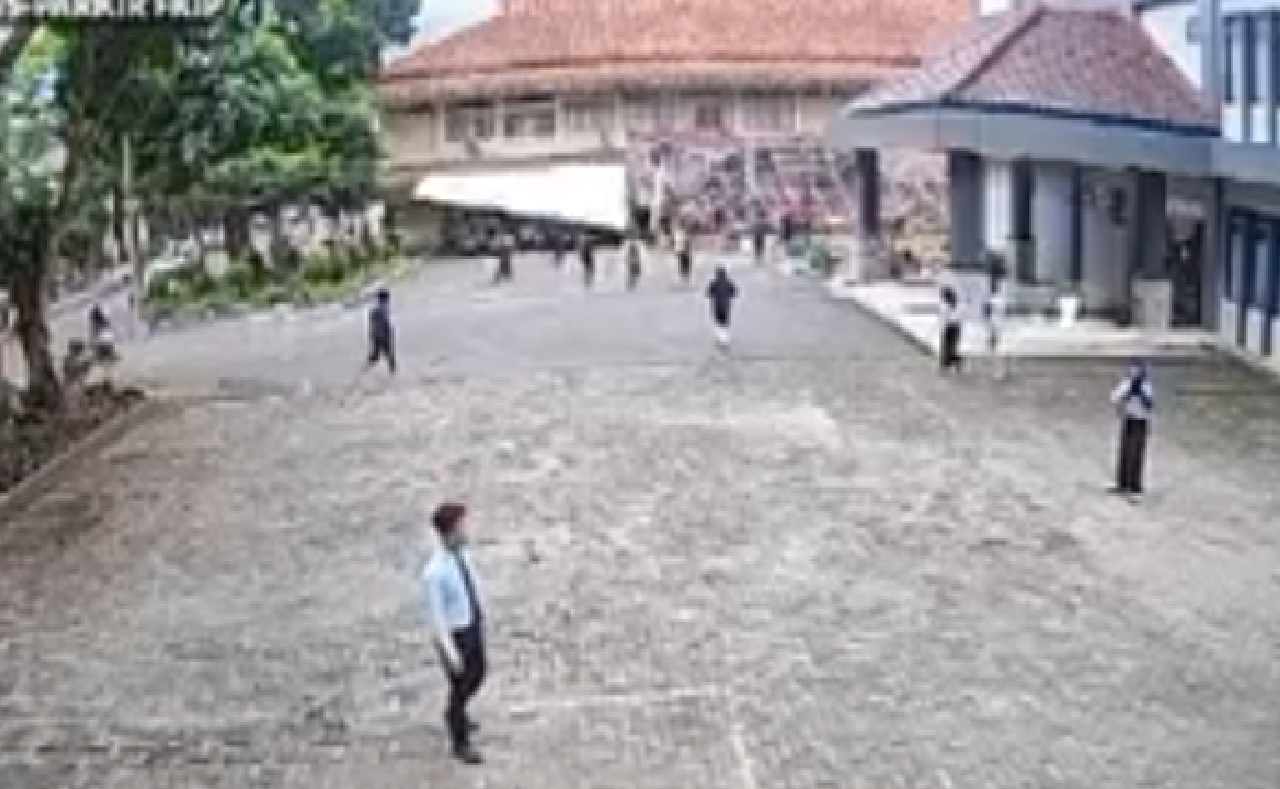 Detik-detik Gazebo Unsil Tasikmalaya Roboh, Cek Update Daftar Nama Korban