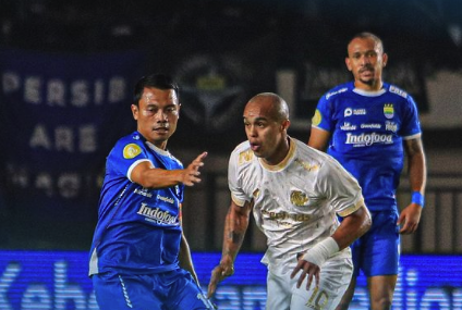 Persib vs Arema FC 1-1: Arema Belum Rasakan Kemenangan hingga Pekan Ketiga Liga 1