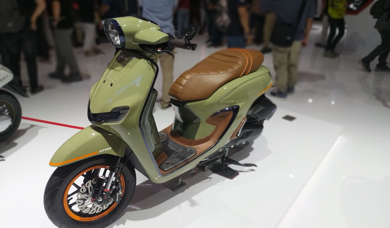 Intip Modifikasi Honda Stylo 160 Ala Street Racer di IMOS 2024, Gahar Banget!