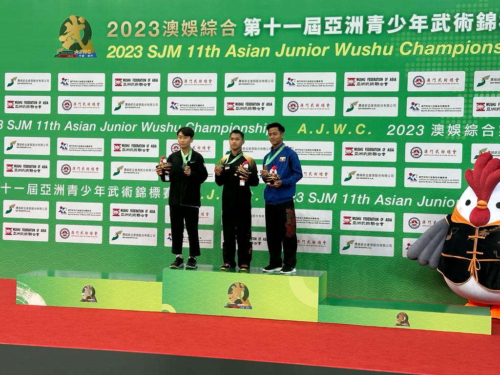 Dua Atlet Wushu Semarang Bawa Pulang Tiga Medali Emas Kejuaraan Asia Wushu Junior 2023 di Macau