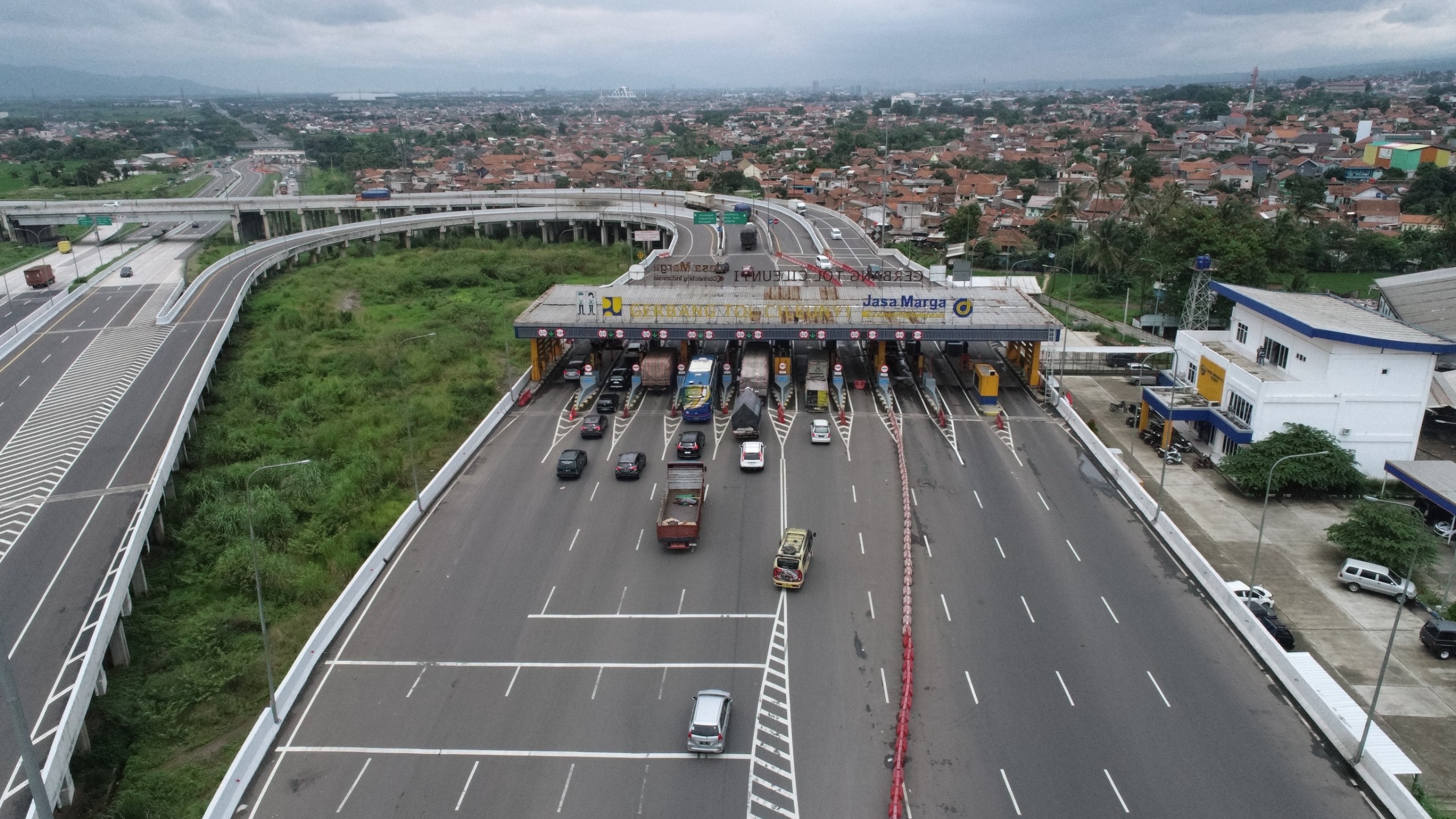 Libur Maulid Nabi, Jalan Tol di Jabar, Jateng dan Jatim Alami Lonjakan