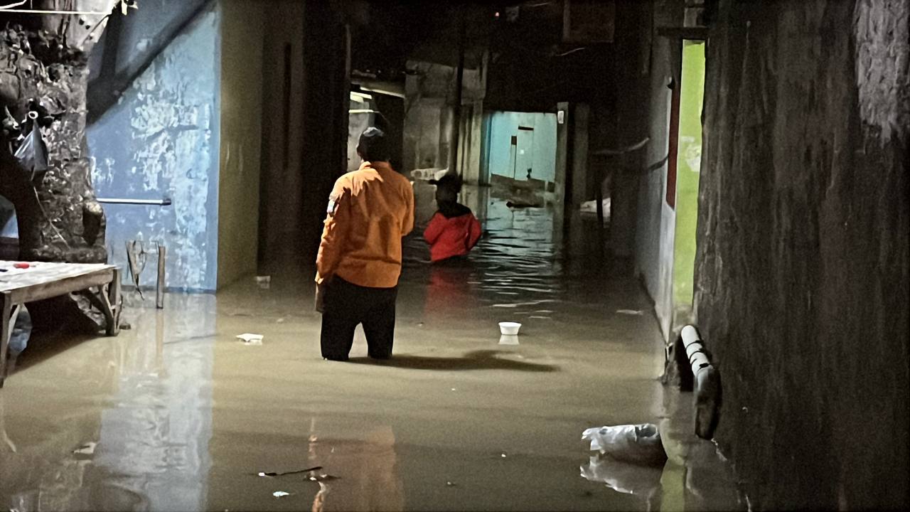 Warga Minta Pemkot Bekasi Turun Tangan Atasi Banjir yang Kerap Melanda Teluk Pucung