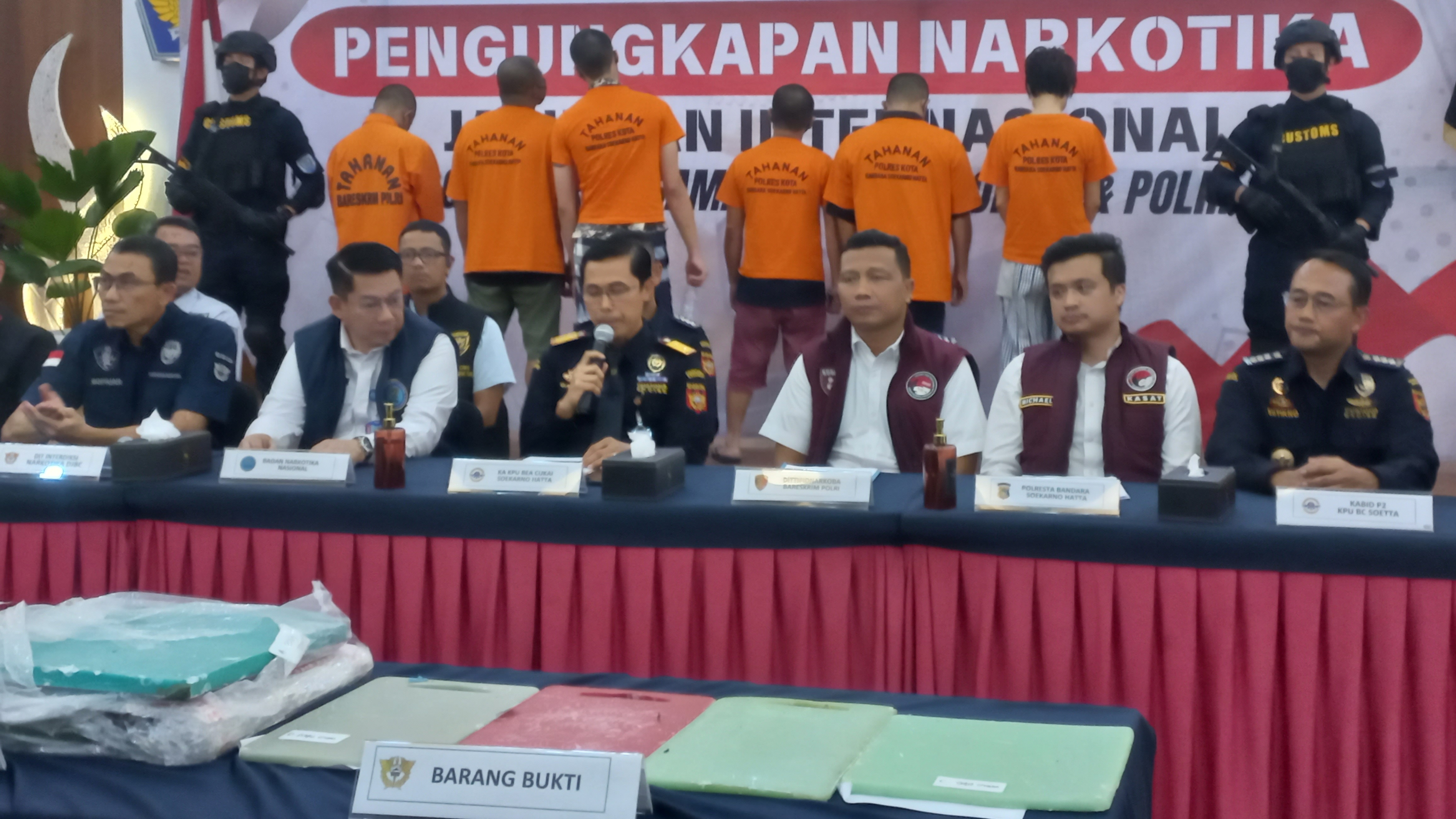 Bea Cukai Gagalkan Upaya Penyelundupan Sabu 18 Kg Lintas Negara Lewat Koper di Soekarno-Hatta