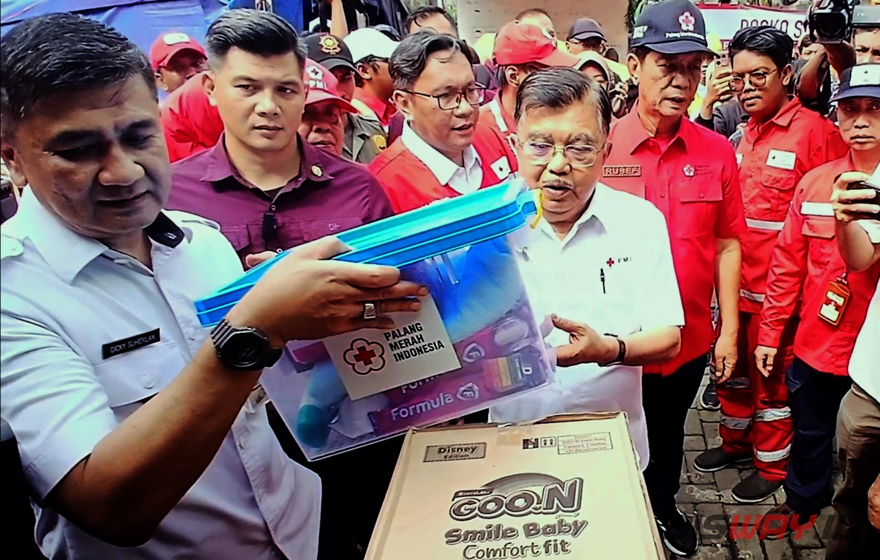 Jusuf Kalla Jenguk Korban Kebakaran Kemayoran, Usulkan Relokasi ke Rusun