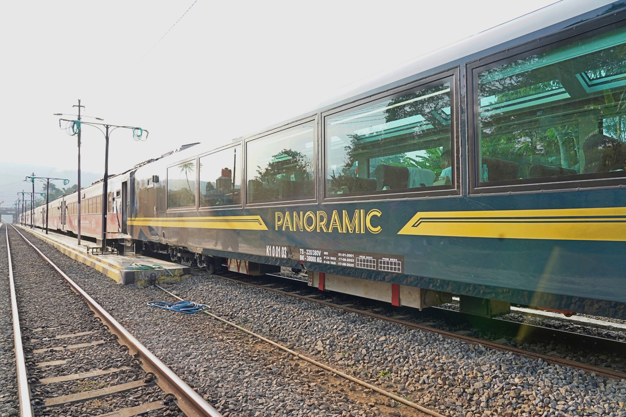 Kereta Panoramic Jadi Primadona Baru, Yuk Intip Fasilitas Ciamik Nan Canggihnya!