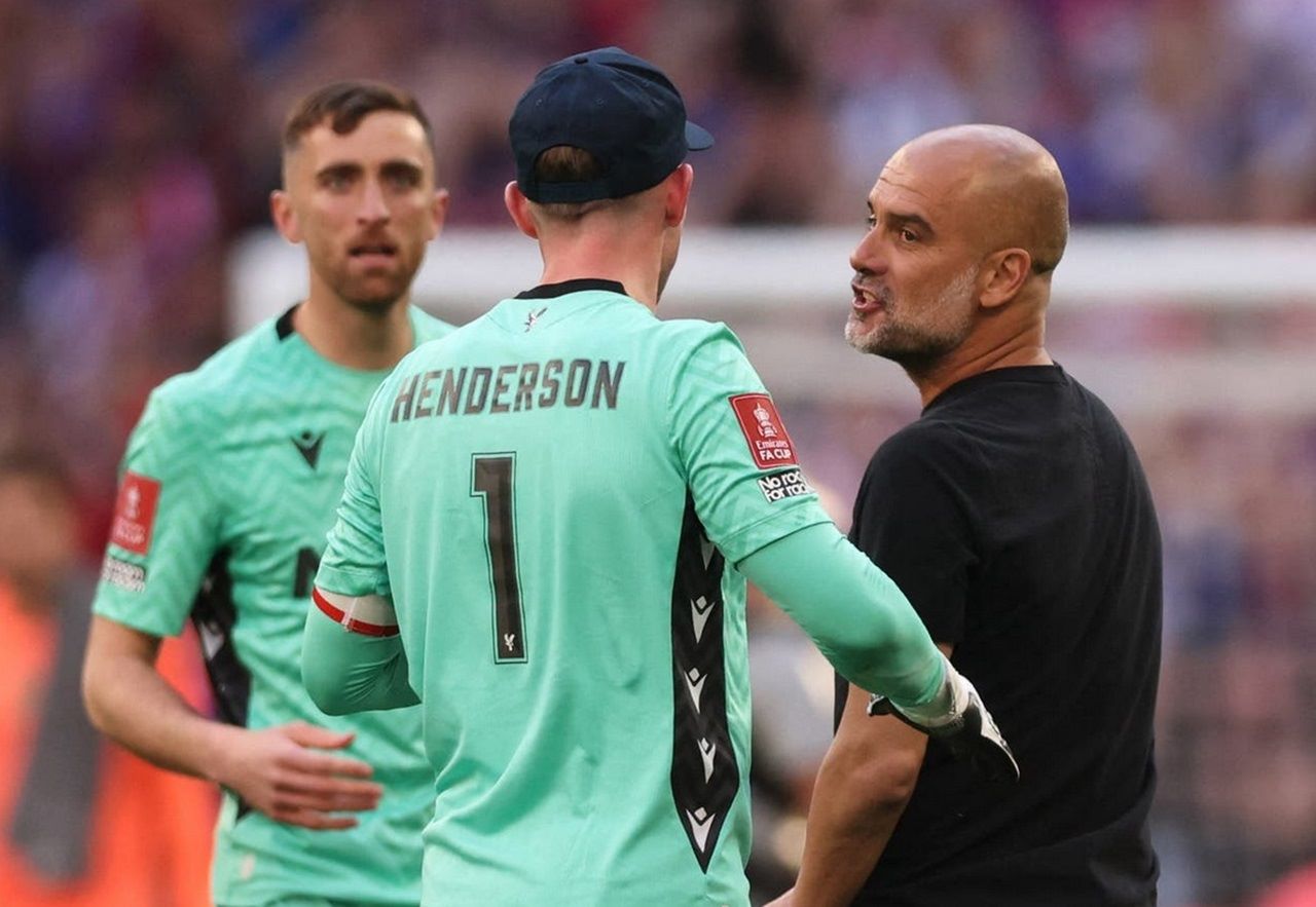 Pep Guardiola Konfrontasi Kiper Crystal Palace Dean Henderson Usai Kalah di Final FA Cup, Ini Katanya