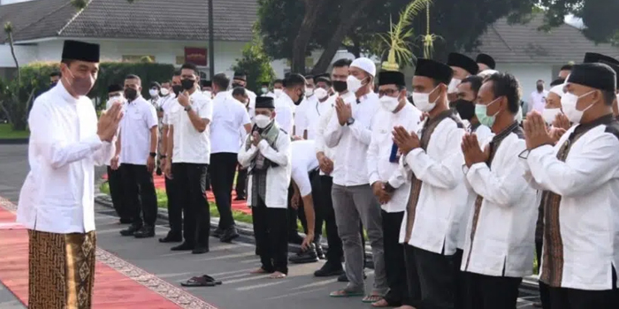 Presiden Joko Widodo Lebaran di Yogyakarta, Gelar Salat Ied di Halaman Gedung Agung