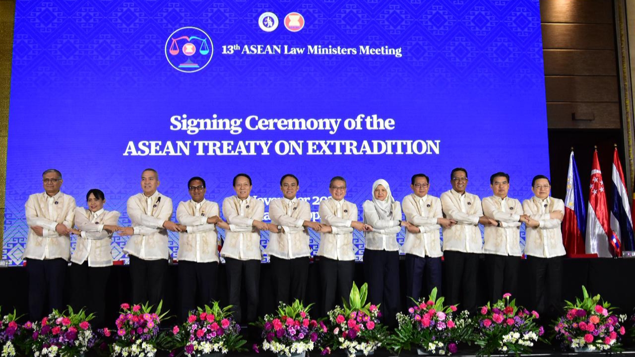 Cegah Pelaku Kejahatan Lintas Negara, Menkum Teken ASEAN Treaty on Extradition