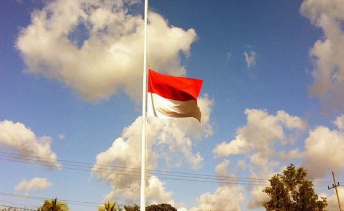 Hormati Hamzah Haz, Istana Minta Masyarakat Indonesia Kibarkan Bendera Setengah Tiang Selama 3 Hari