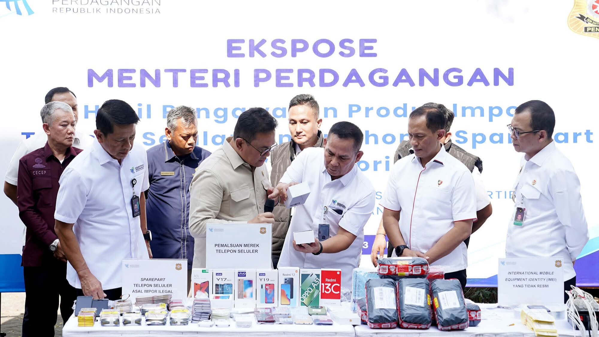 Mendag Bongkar Perdagangan Ponsel Ilegal di Cengkareng, Nilainya Capai Rp17 Miliar!
