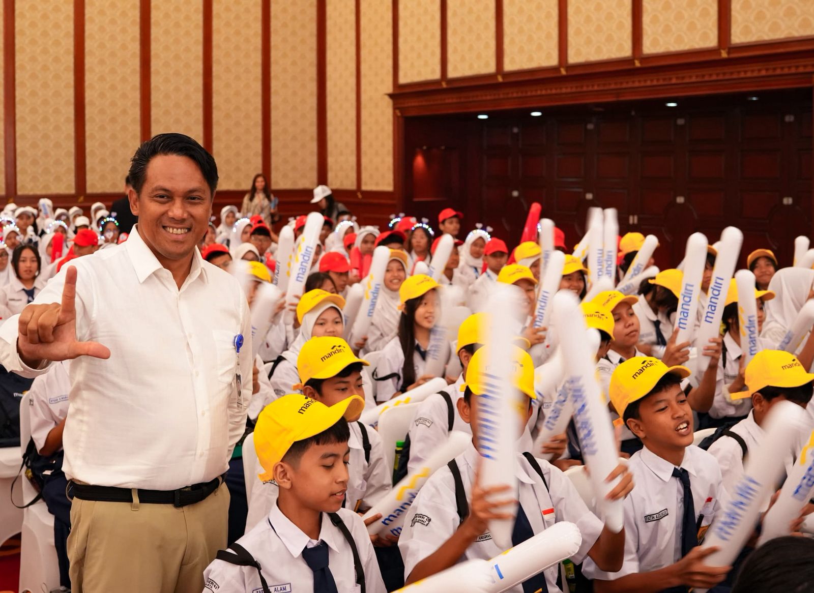 Bank Mandiri Raih Empat Penghargaan OJK, Tegaskan Komitmen Akselerasi Inklusi Keuangan