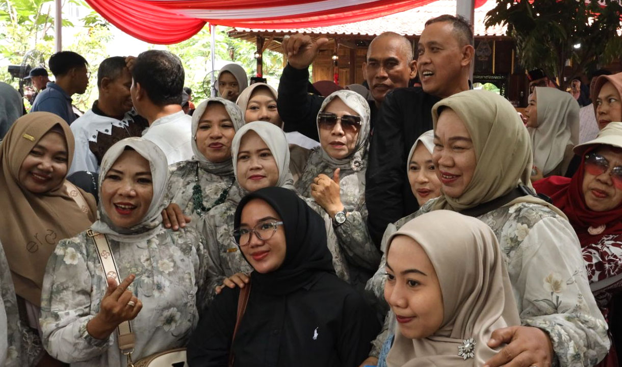 Open House Wali Kota Bekasi H+2 Lebaran 2025: Warga Membludak Hingga Kehabisan Makanan