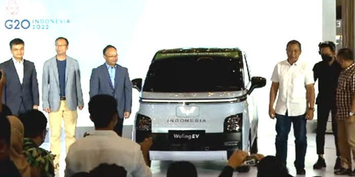 Wuling EV Diperkenalkan dengan Jarak Tempuh Hingga 300 Km, Bakalan Jadi Mobil Resmi G20 Mendatang