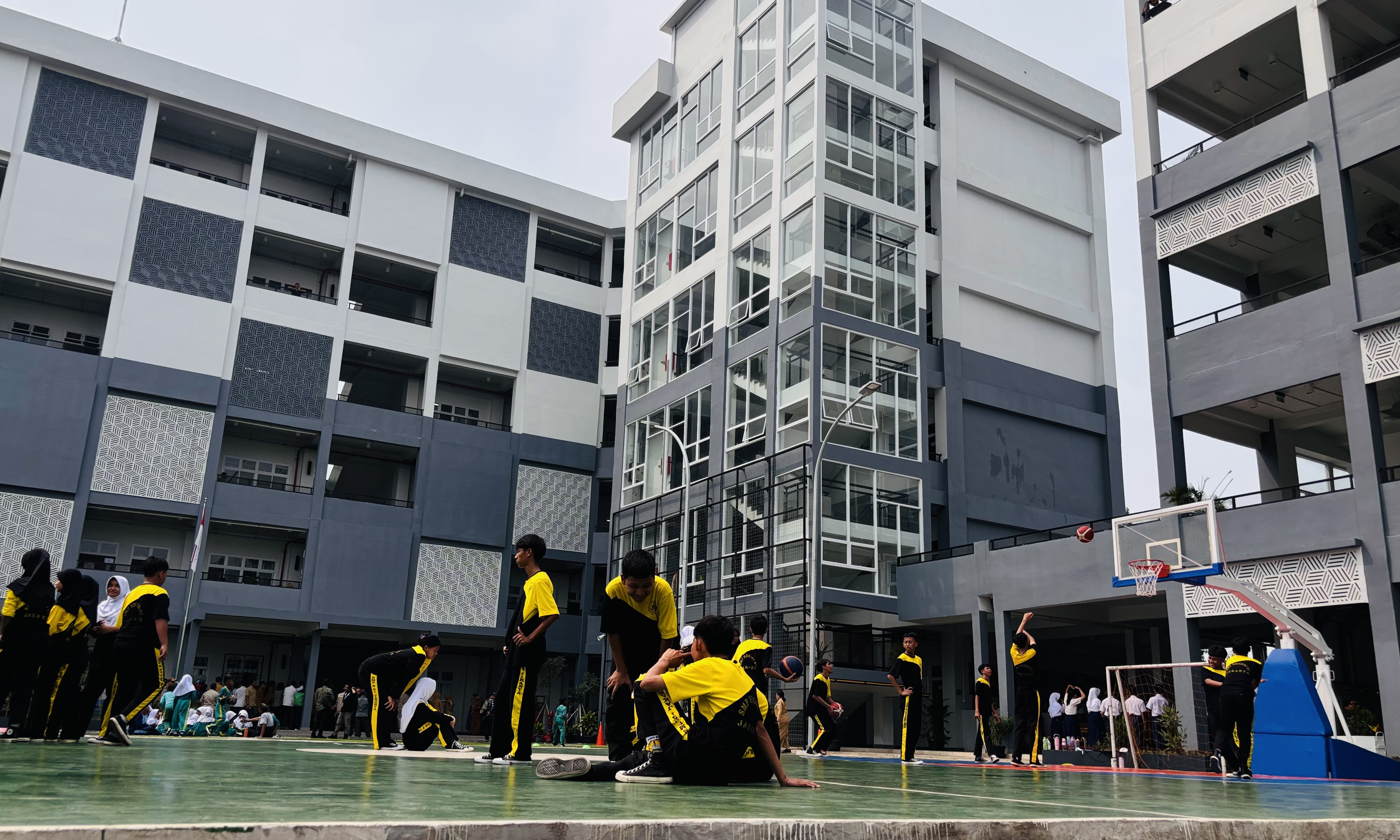 Pramono Revitalisasi 19 Sekolah di 2025, Anggarannya Tembus Rp876 Miliar