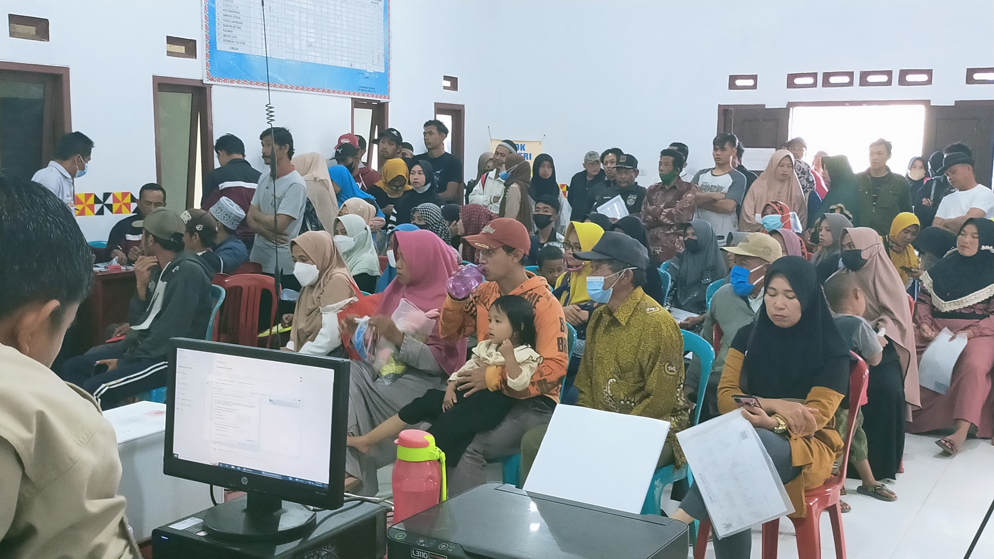 Warga Kelurahan Sekincau Serbu Pelayanan GISA