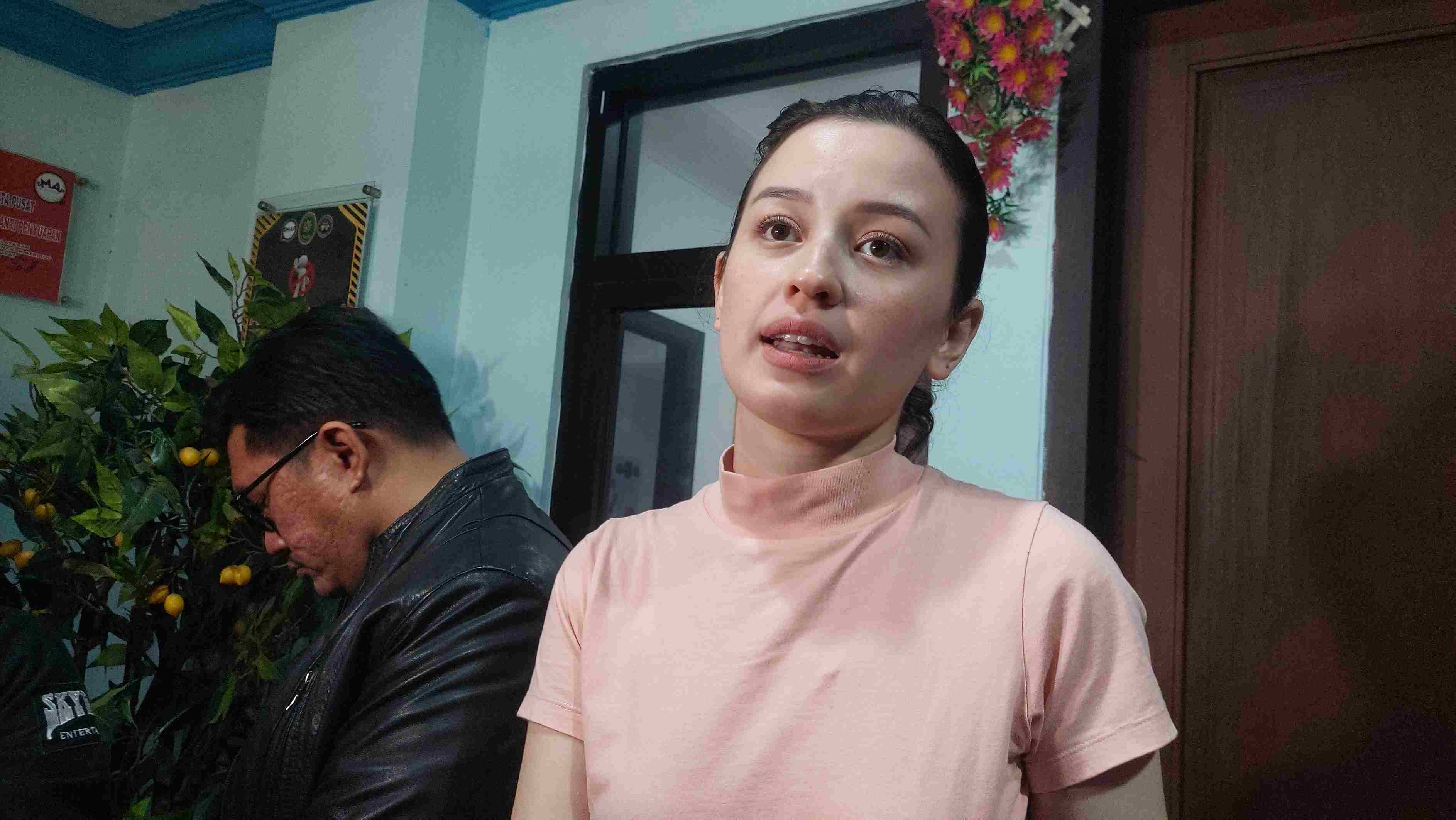 Huru-hara Rumah Tangga Kimberly Ryder-Edward Akbar Terjadi Sejak 2019, Ibunda Syok: Marah Banget Saya