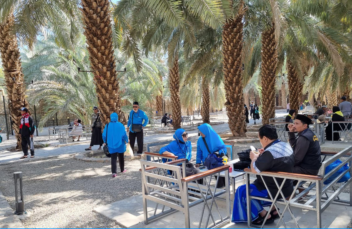 Umrah Bersama Mabruro (3): Belanja di Kebun Kurma dan Ziarah ke Jabal Uhud