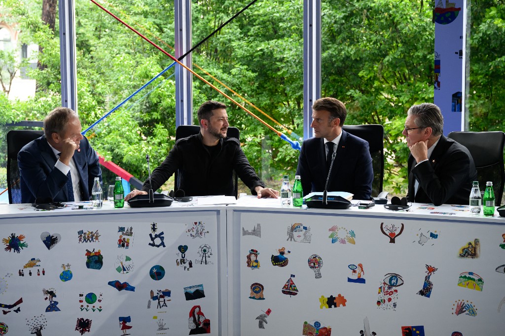 Jelang Komunikasi Telepon dengan Putin, Trump Didesak Eropa untuk Jatuhkan Sanksi ke Rusia