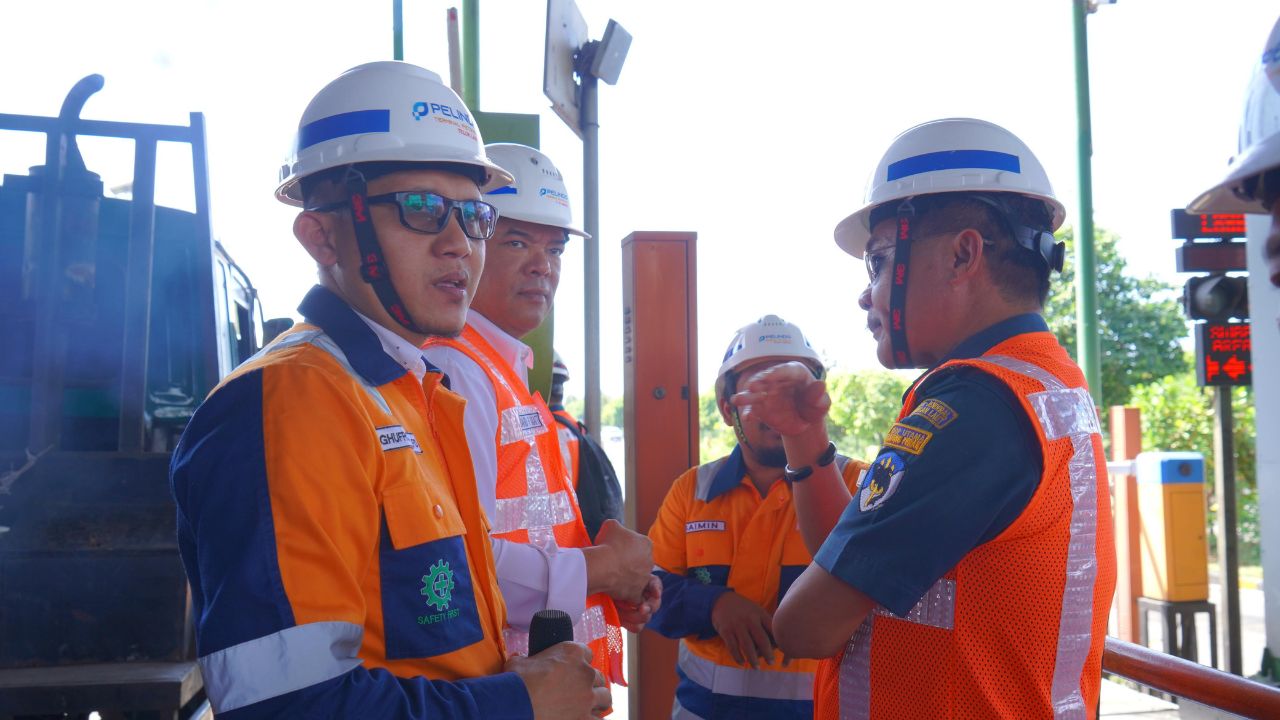 Terminal Teluk Lamong Luncurkan TBS: Langkah Cerdas Pengelolaan Arus Truk!