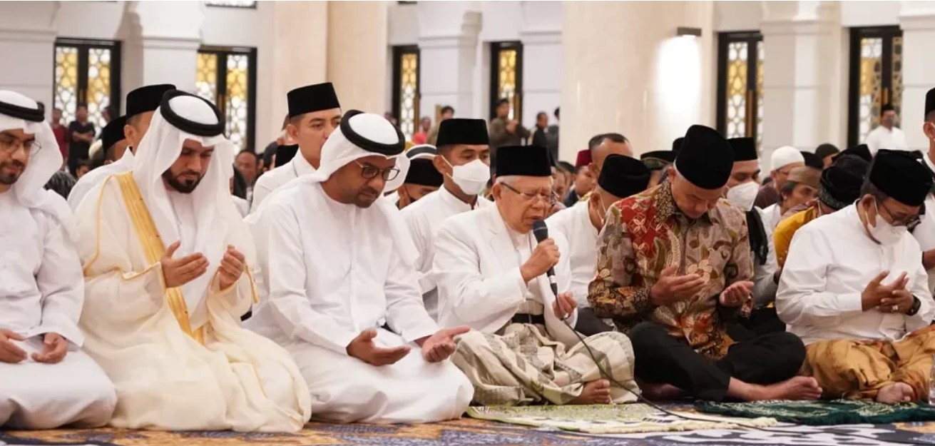 Masjid Raya Syekh Zayed Solo Resmi Digunakan Untuk Umum, Wapres dan Ganjar Subuh Berjamaah