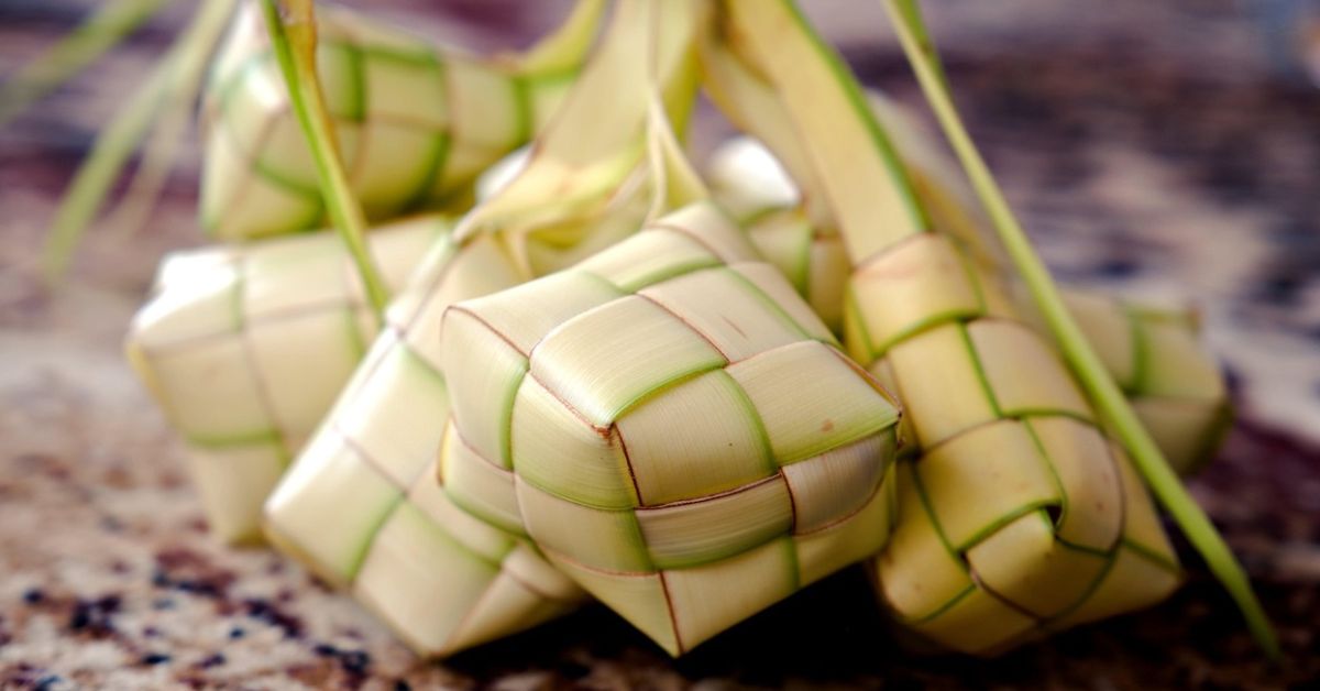 Cara Membuat Ketupat Lebaran dari Beras, Lengkap dengan Tutorial Menyusun Anyaman