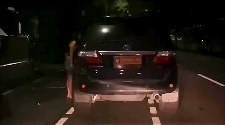 Viral Mobil Berpelat Merah Sedang Nego PSK di Pinggir Jalan, Kemhan Telusuri