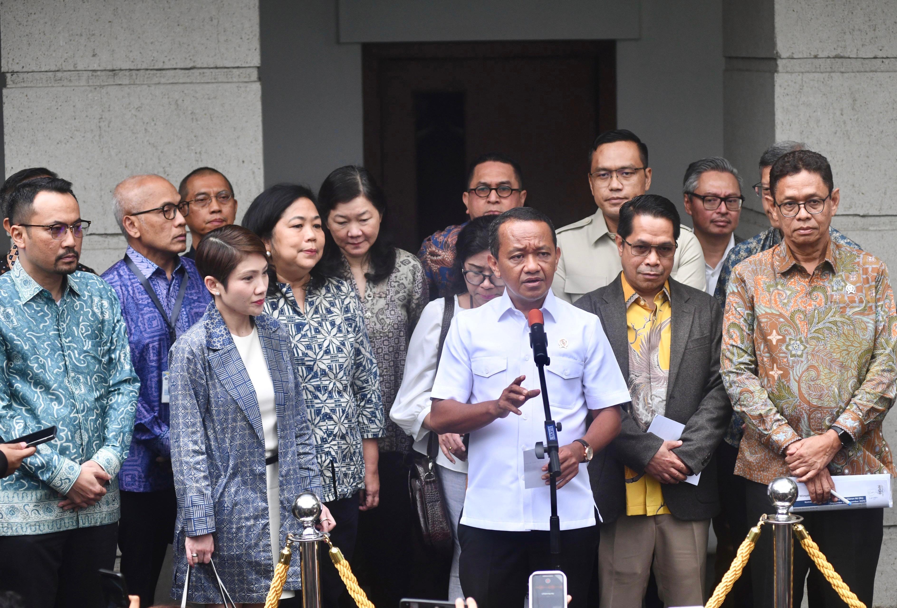 Menteri Bahlil Buka-bukaan! Alasan BBM Swasta Habis dan Solusi Pertamina