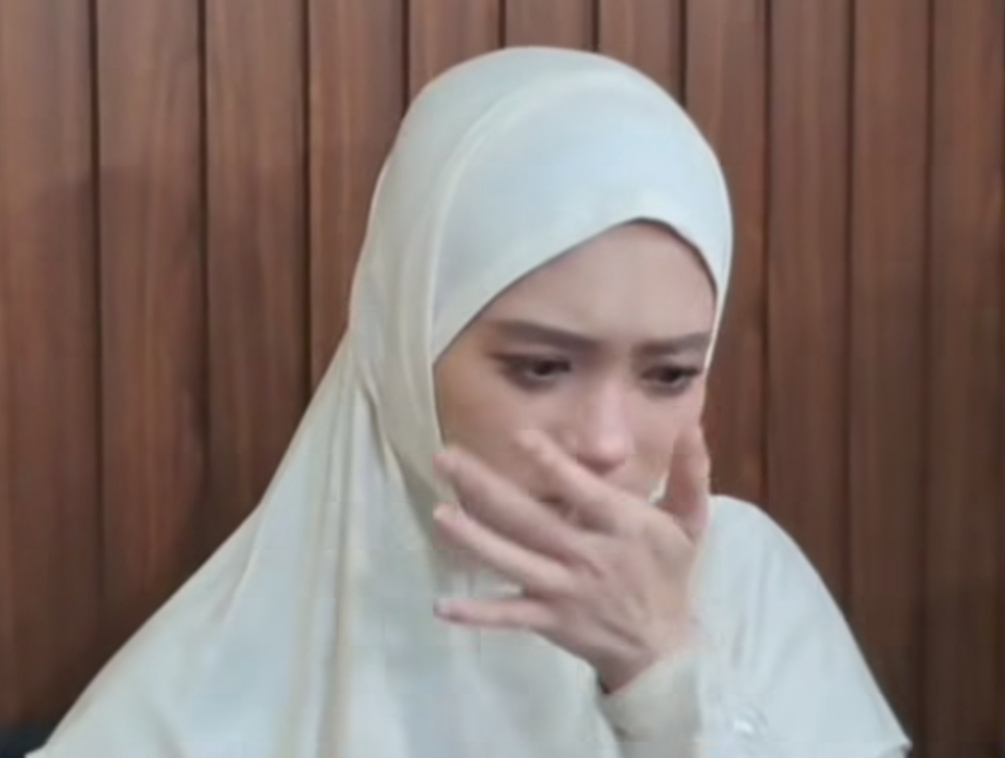 Sempat Heboh Video Syur 2 Jam, Kini Beredar Foto Mesra Inara Rusli dan Insanul Fahmi
