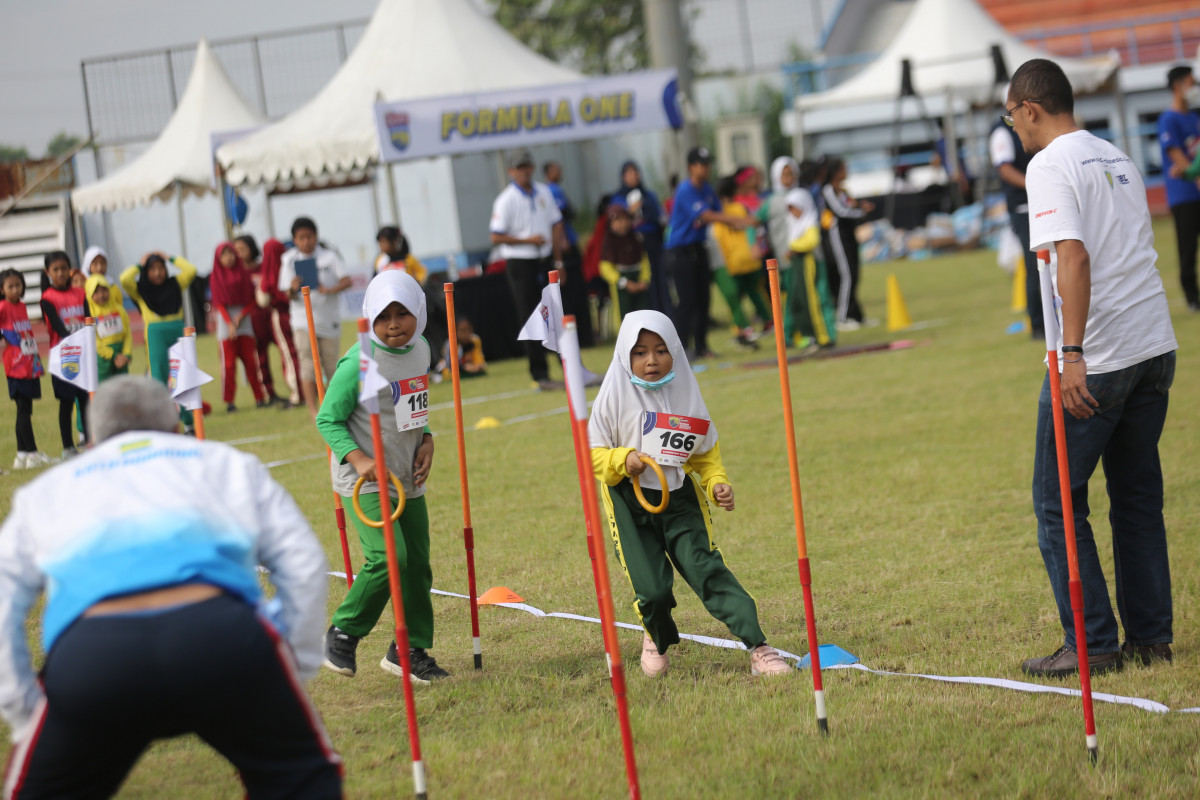 Perkasa di Formula One, SDN 214 Perumnas Cijerah Kawin Gelar di West Java Qualifiers