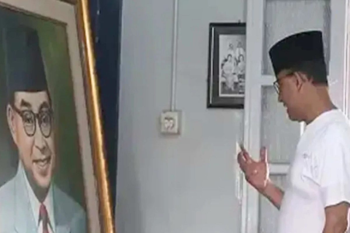 Anies Baswedan Frustrasi Ngomong Sendiri di Depan Lukisan Bung Hatta? Ramli Rahim: Wong Itu...