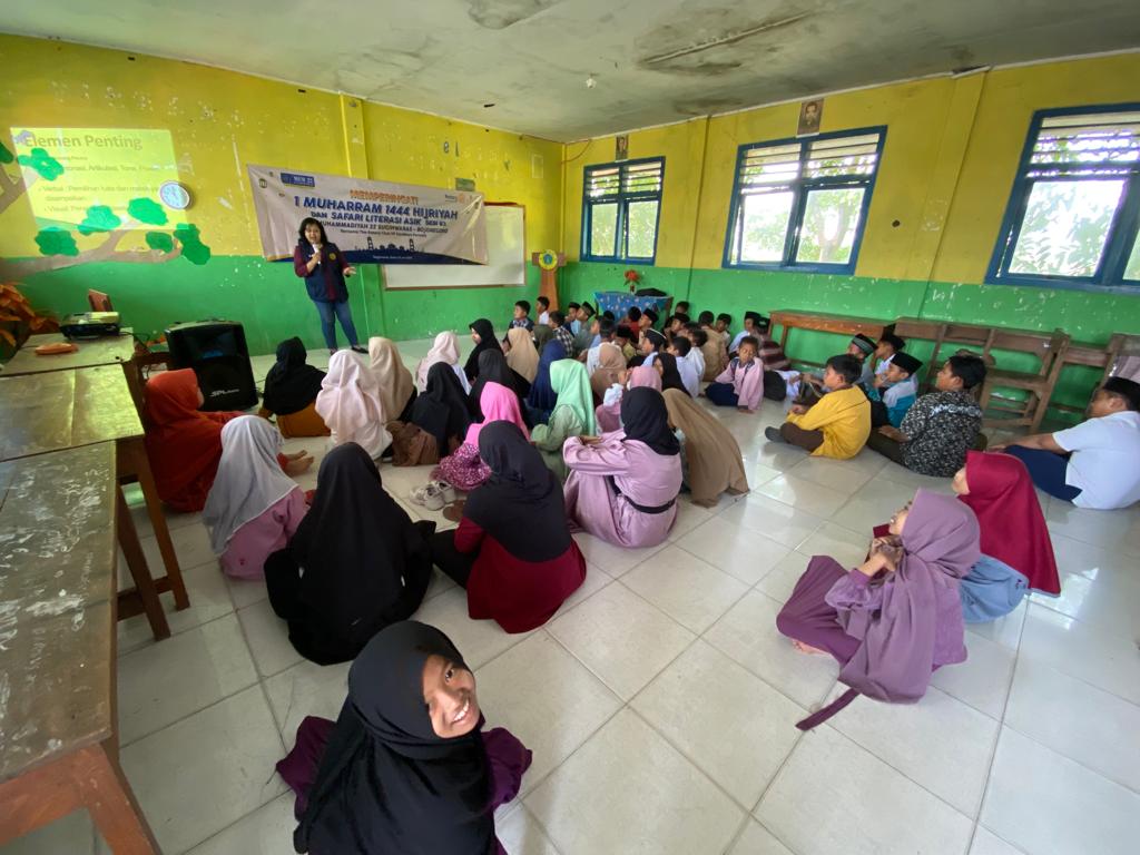 Sesi Ketiga Safari Literasi Asik Rotary Club of Surabaya Persada di MIM 22 Sugihwaras