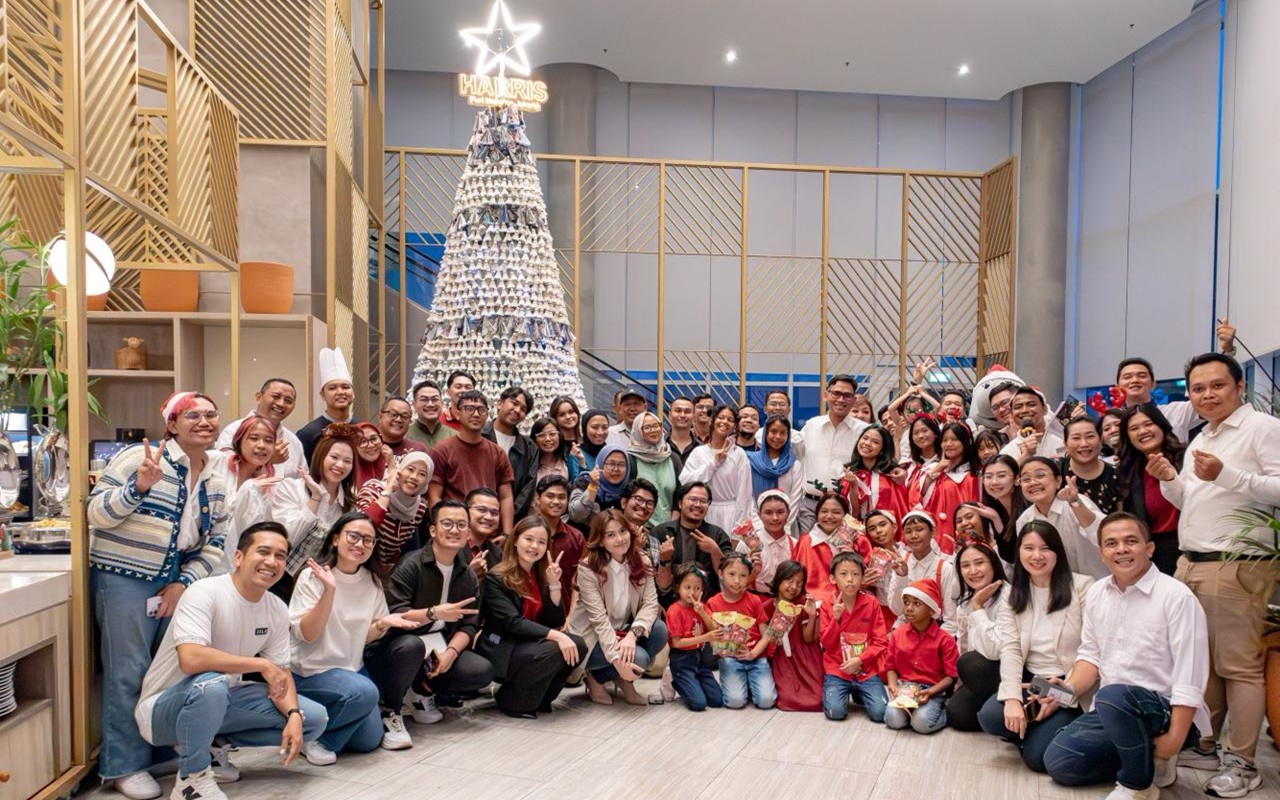 Sustainable Christmas Tree Jadi Sorotan di Perayaan Natal HARRIS Puri Mansion
