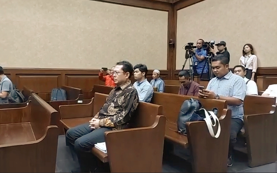 Penonton Kecewa! Hasbi Hasan Divonis 6 Tahun Penjara, Lebih Rendah dari Tuntutan Jaksa