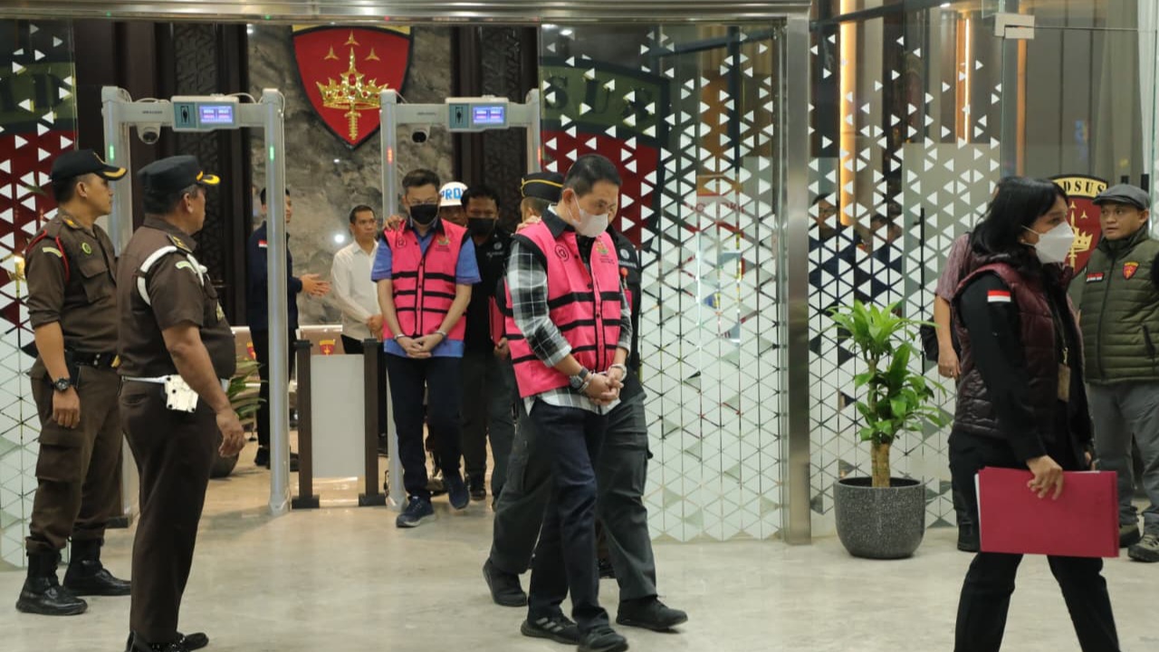 Identitas 11 Tersangka Kasus KorupsI CPO yang Rugikan Negara Rp14 Triliun