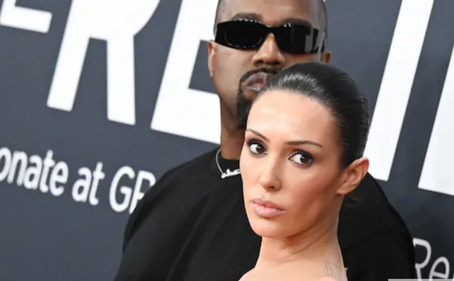 Bianca Censori Nyaris Telanjang di Grammy Awards 2025, Terkuak Siapa Desainernya