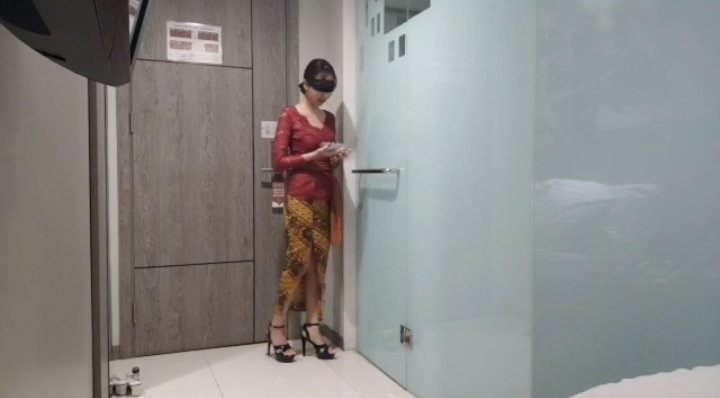 Viral Video Wanita Berkebaya Merah Mesum di Hotel, Bikin Netizen Auto Panas Dingin!