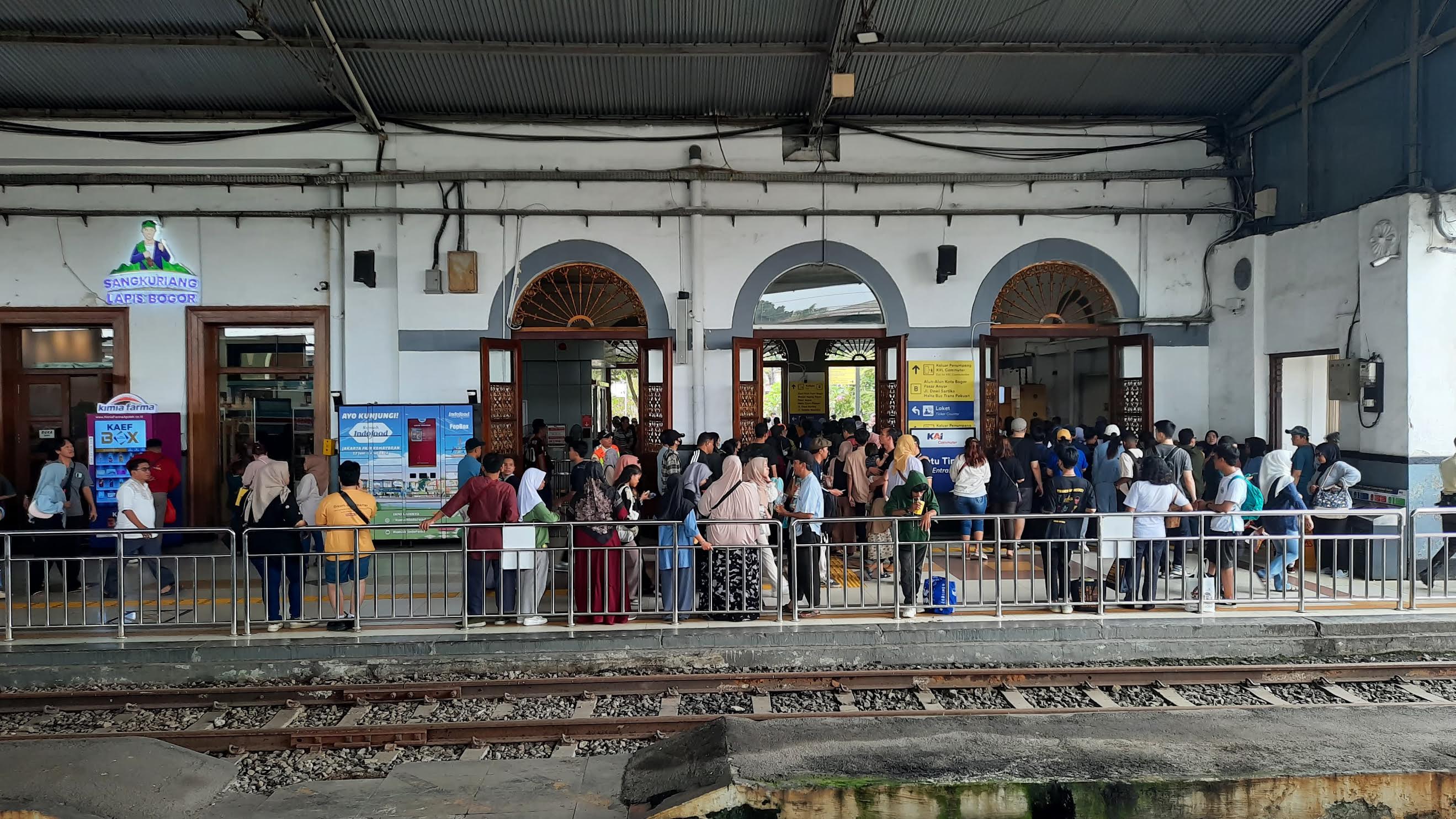 324 Ribu Orang Menggunakan Commuterline Line Jabodetabek Saat Libur Idul Adha 