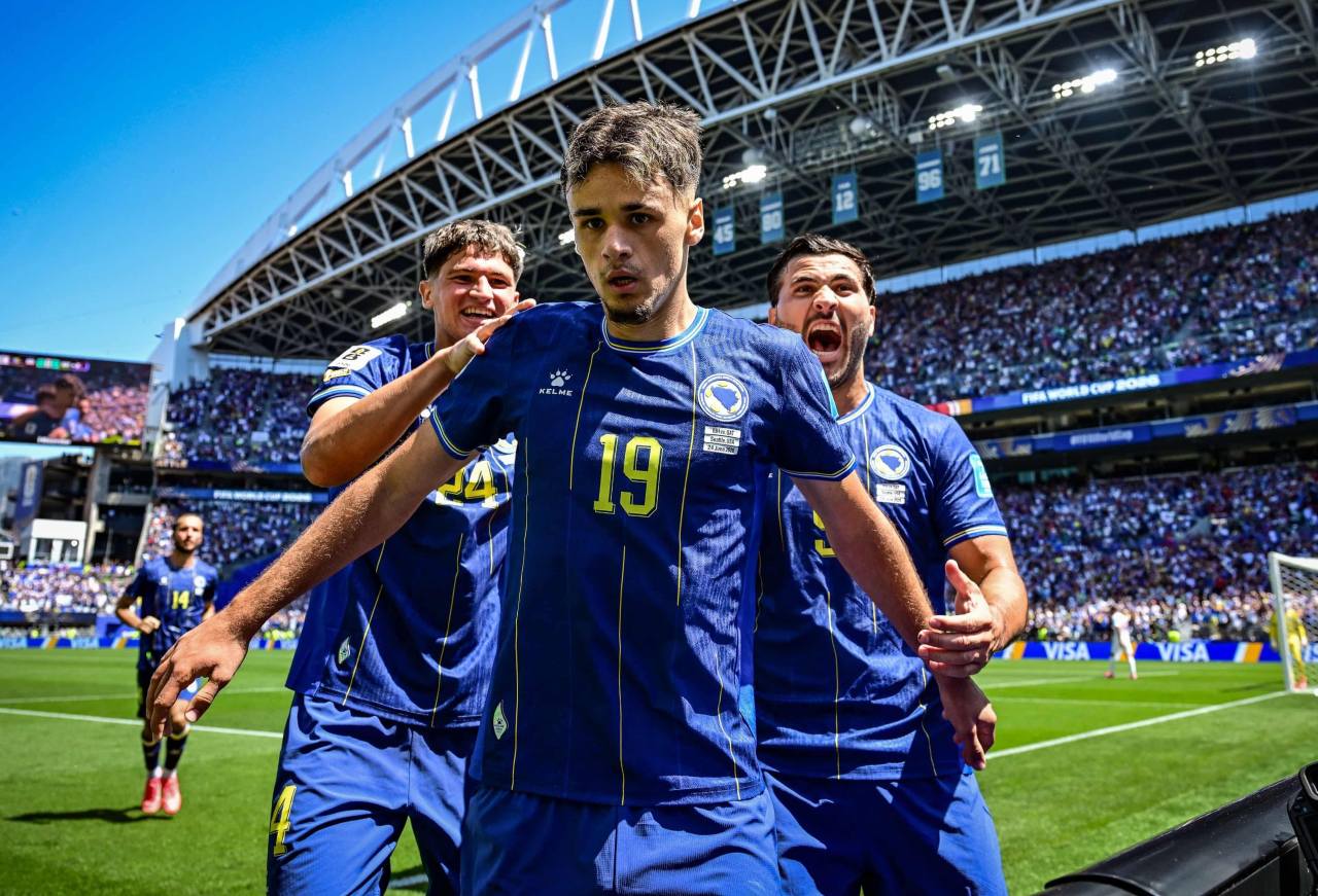 Bosnia vs Qatar 3-1: Sengatan Ermin Mahmic Kubur Mimpi Qatar