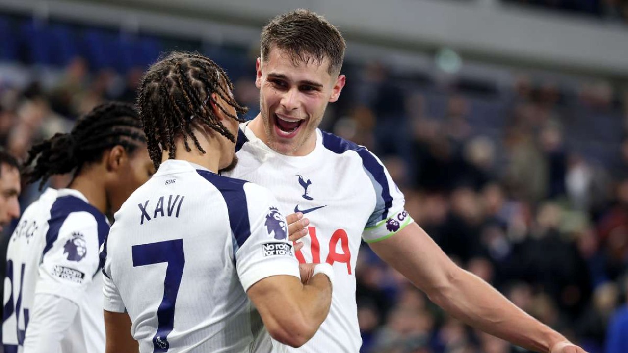 Barcelona Incar 5 Pemain Tottenham, Manfaatkan Ancaman Degradasi Spurs