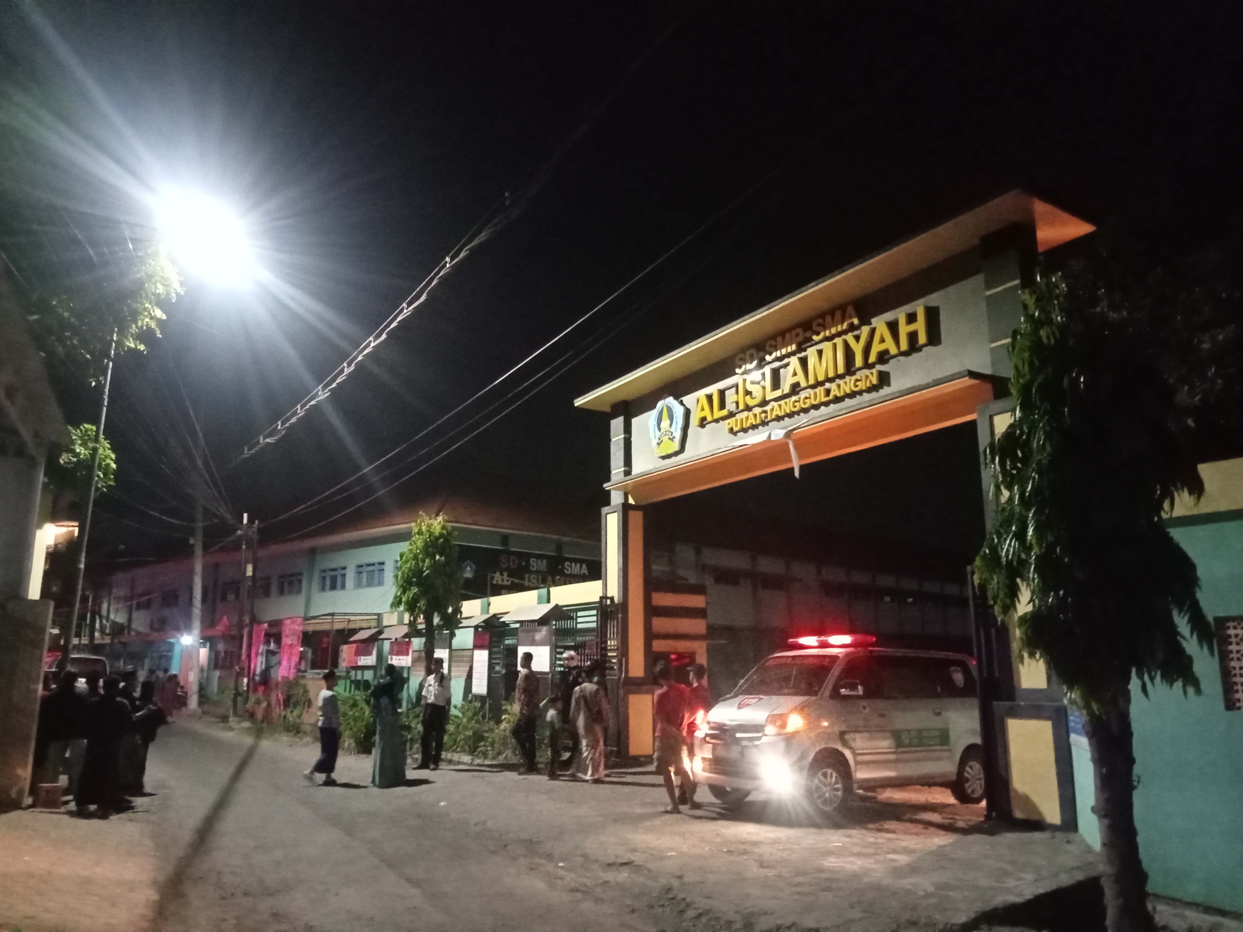 Ratusan Santri Ponpes Manbaul Hikam Keracunan Massal, 120 Korban Tersebar di Empat Rumah Sakit
