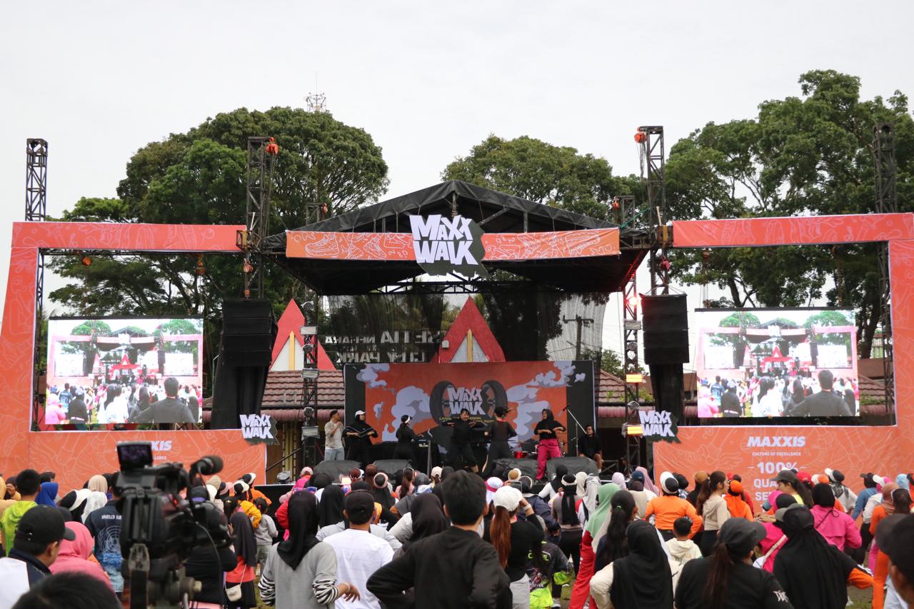 Tak Sekadar Jalan Santai, Maxxis Fun Walk Siapkan Hadiah Spektakuler Umroh & Motor