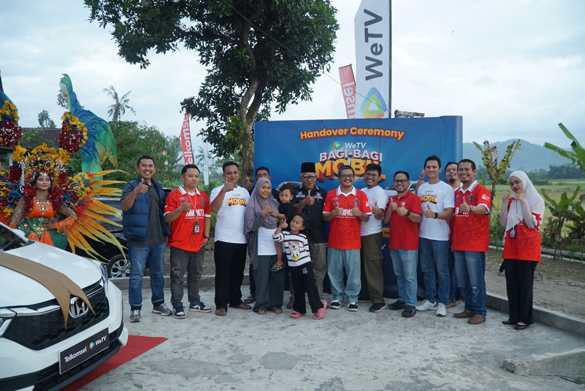 Hobi Nonton Dracin, Warga Pamekasan dan Jember Dapat Hadiah Mobil dari Telkomsel dan WeTV