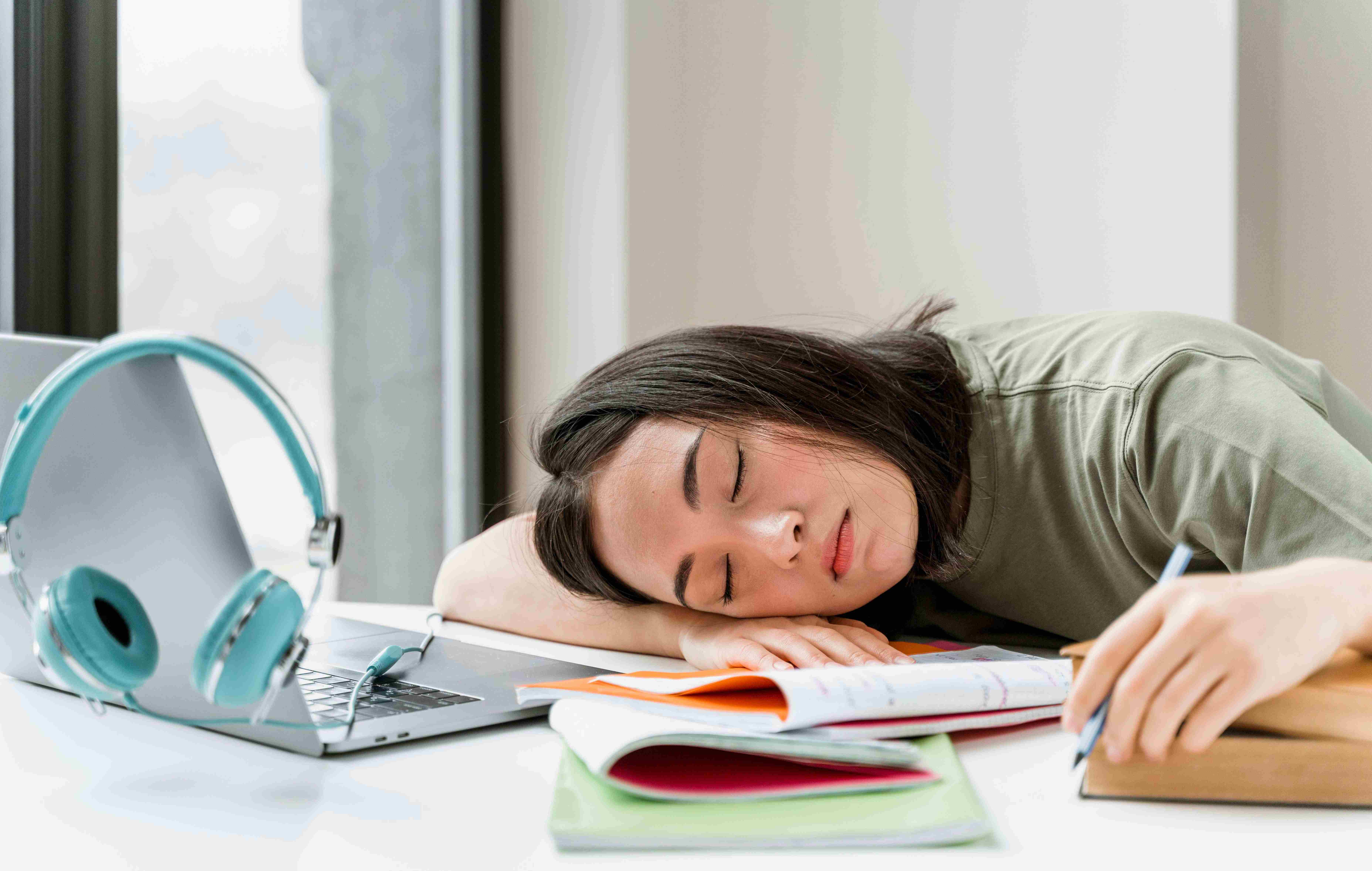 Tidur Siang: Kebiasaan Sederhana yang Punya Segudang Manfaat